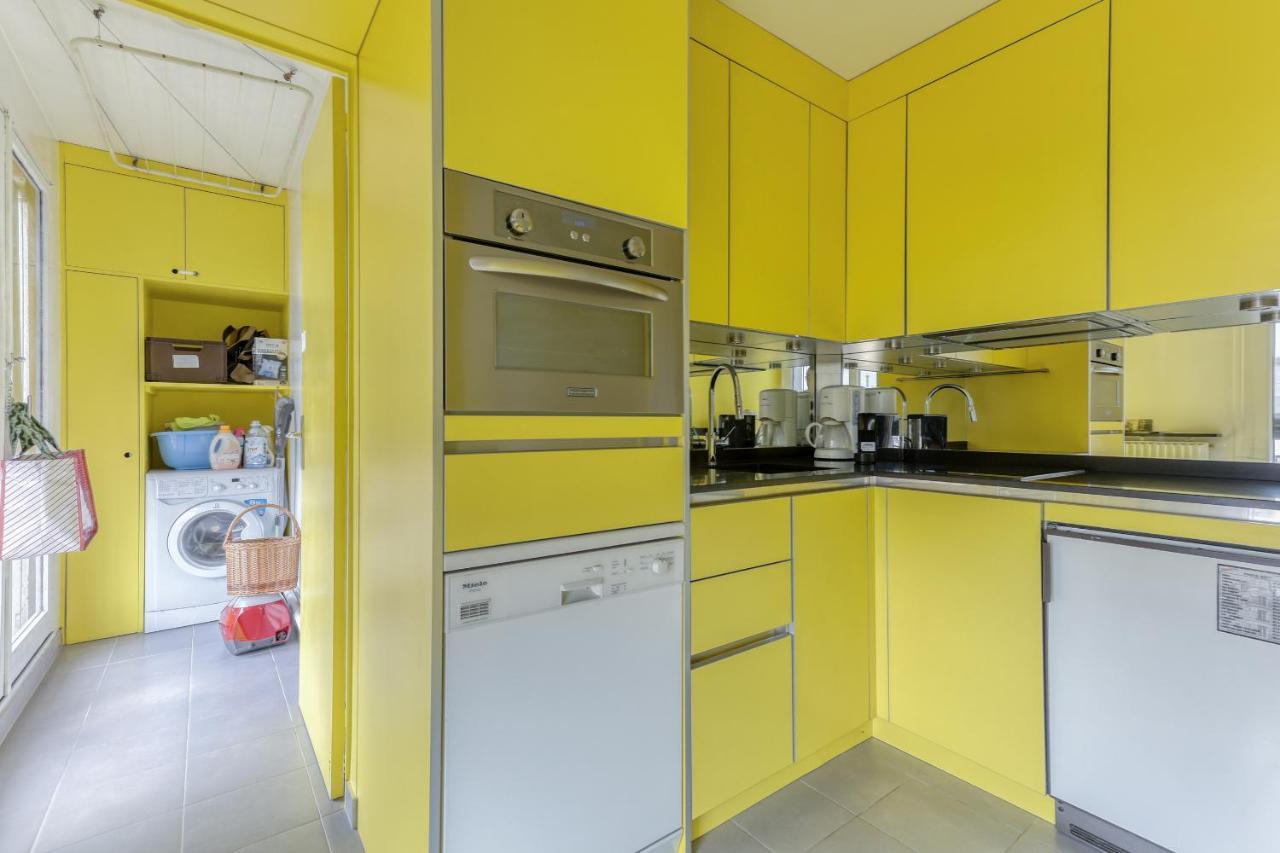 Large And Bright 2 Bdrs Flat With View - 20 Parigi
